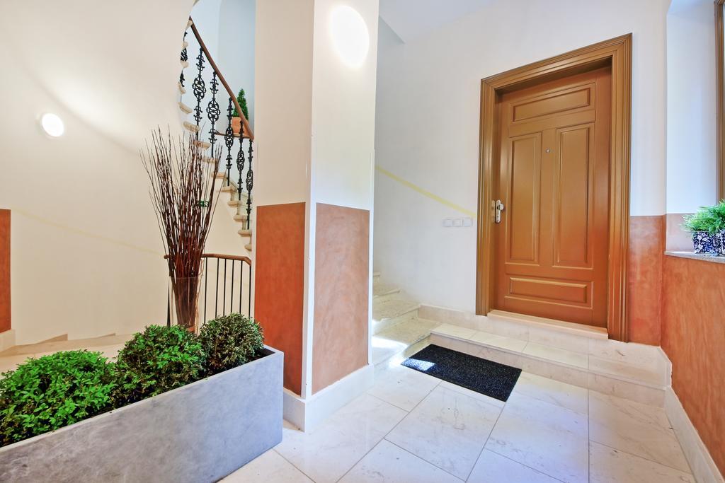 Nabo Apartments ปราก ภายนอก รูปภาพ